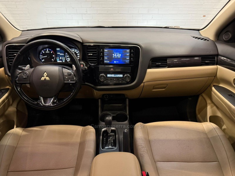 OUTLANDER 2.2 4X4 16V DIESEL 4P AUTOMÁTICO - 2016 - CAXIAS DO SUL
