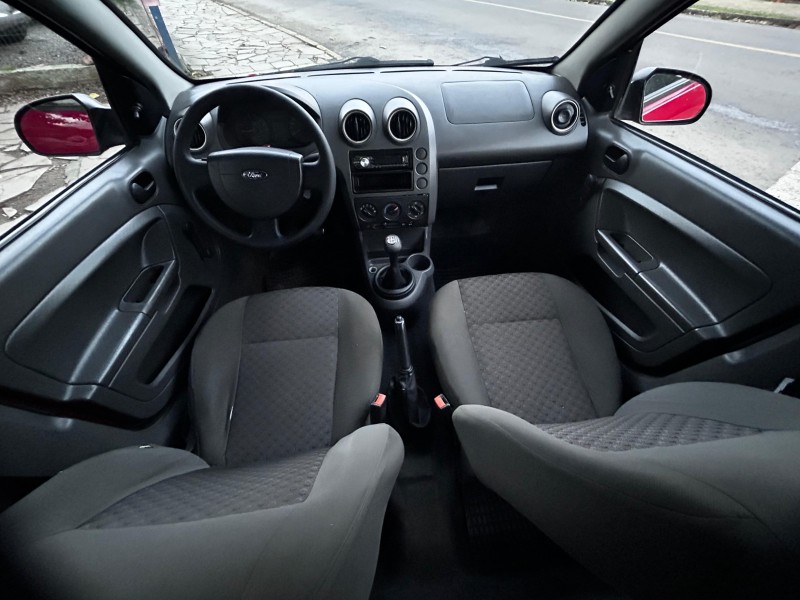 FIESTA 1.0 MPI 8V GASOLINA 4P MANUAL - 2005 - TRêS COROAS