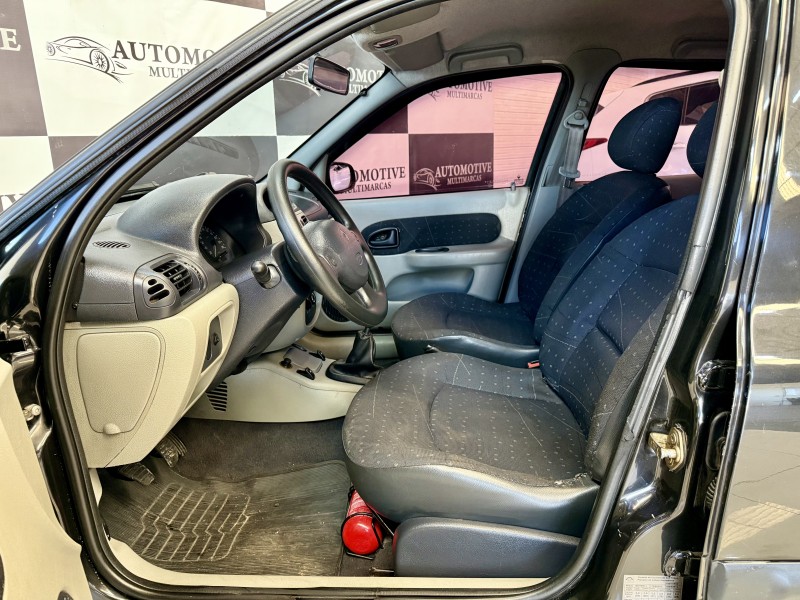 CLIO 1.0 EXPRESSION SEDAN 16V FLEX 4P MANUAL - 2004 - CAXIAS DO SUL