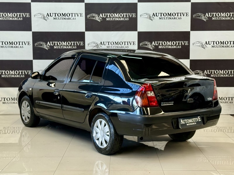 CLIO 1.0 EXPRESSION SEDAN 16V FLEX 4P MANUAL - 2004 - CAXIAS DO SUL