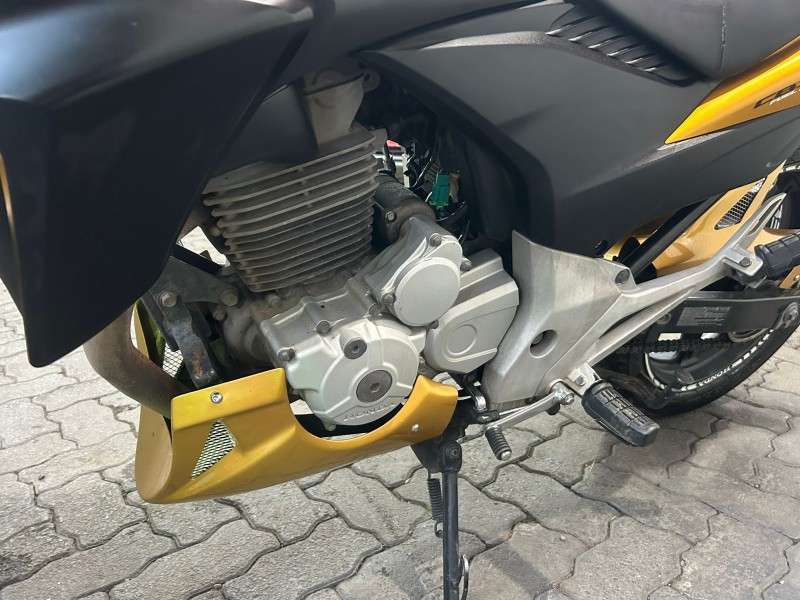 CB 300R ABS - 2011 - TRêS COROAS