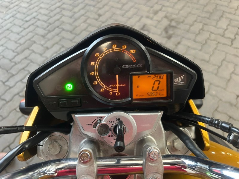 CB 300R ABS - 2011 - TRêS COROAS