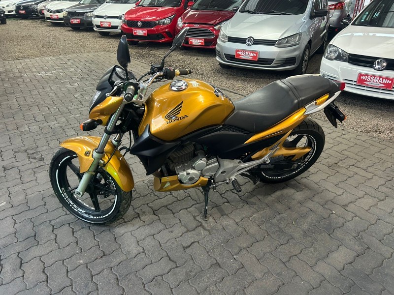 CB 300R ABS - 2011 - TRêS COROAS