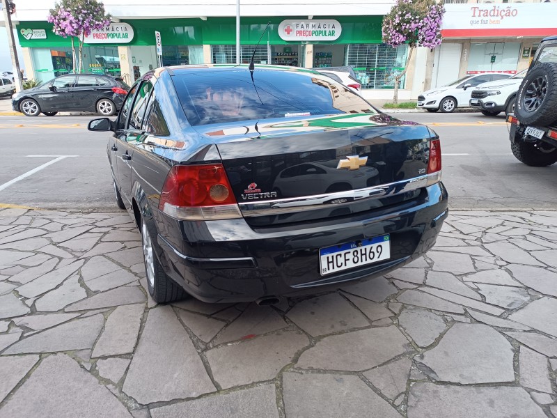 VECTRA 2.0 MPFI ELEGANCE 8V 140CV FLEX 4P AUTOMÁTICO - 2011 - FLORES DA CUNHA