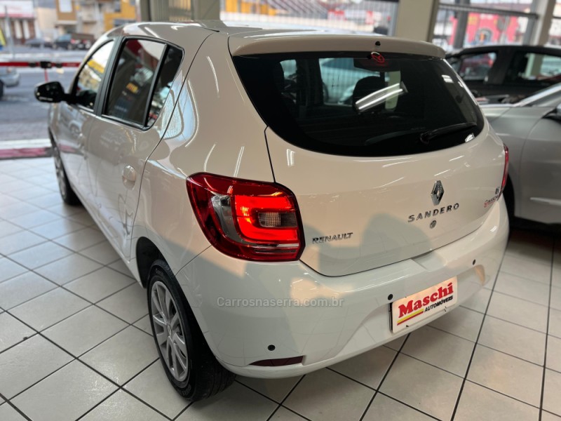SANDERO 1.6 EXPRESSION 8V FLEX 4P MANUAL - 2017 - CAXIAS DO SUL