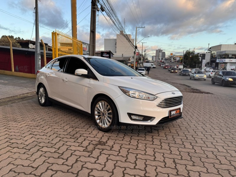 FOCUS 2.0 TITANIUM SEDAN 16V FLEX 4P AUTOMÁTICO - 2017 - CAXIAS DO SUL