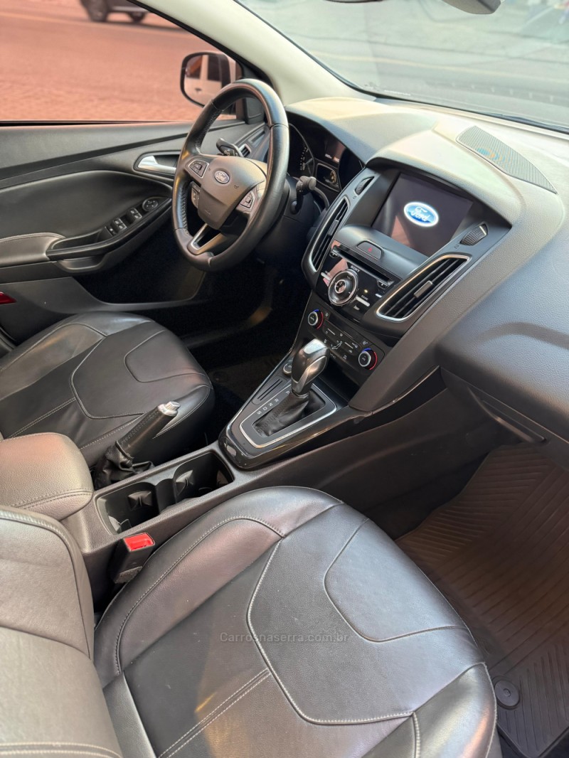 FOCUS 2.0 TITANIUM SEDAN 16V FLEX 4P AUTOMÁTICO - 2017 - CAXIAS DO SUL
