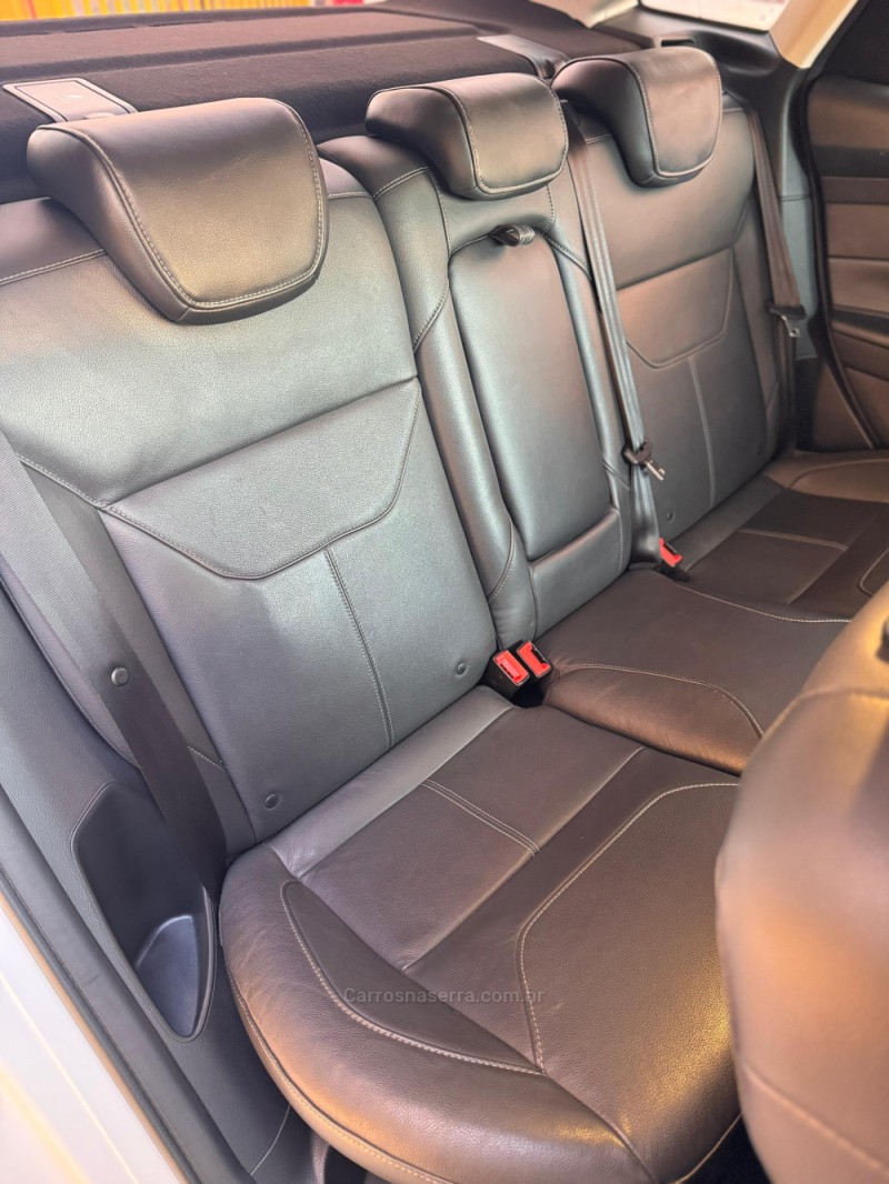 FOCUS 2.0 TITANIUM SEDAN 16V FLEX 4P AUTOMÁTICO - 2017 - CAXIAS DO SUL