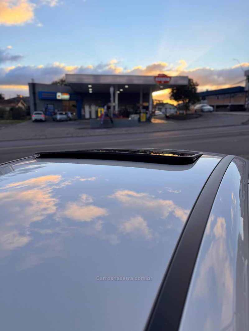 FOCUS 2.0 TITANIUM SEDAN 16V FLEX 4P AUTOMÁTICO - 2017 - CAXIAS DO SUL