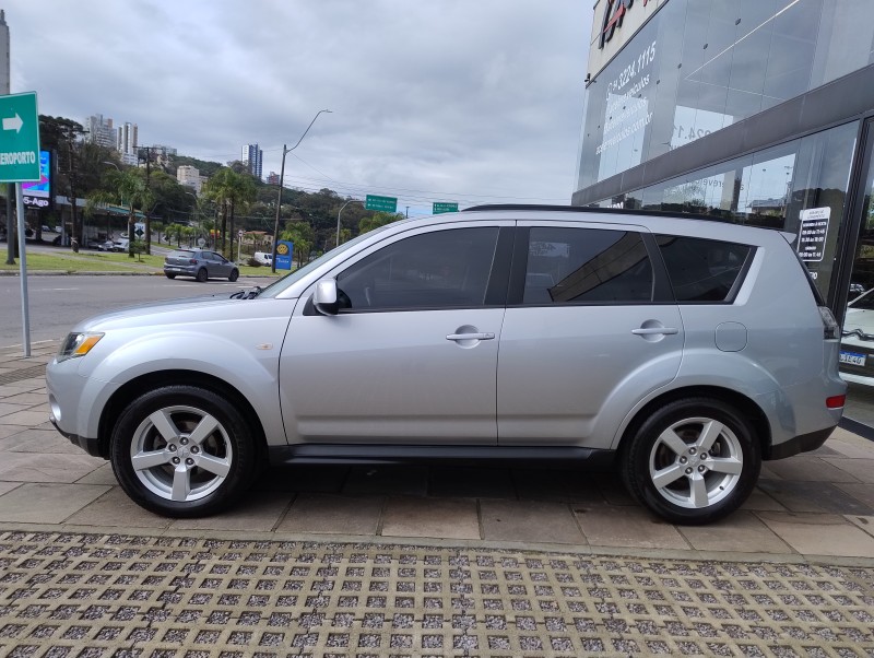 OUTLANDER 2.4 4X4 16V GASOLINA 4P AUTOMÁTICO - 2009 - CAXIAS DO SUL