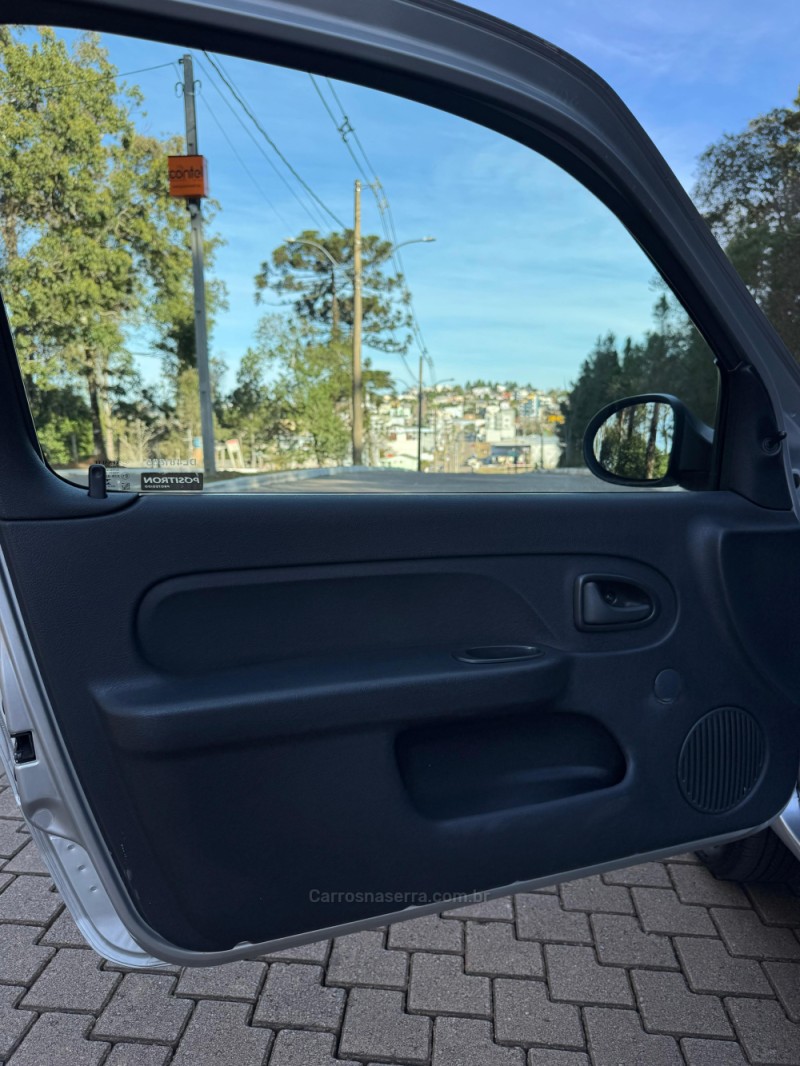 CLIO 1.0 AUTHENTIQUE 16V FLEX 2P MANUAL - 2013 - GUAPORé