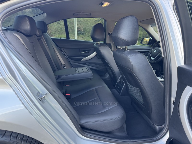 320I 2.0 16V TURBO ACTIVE FLEX 4P AUTOMÁTICO - 2018 - NOVA ARAçá
