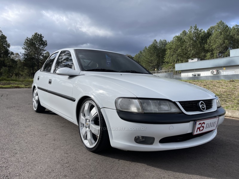 VECTRA 2.2 MPFI GLS 8V GASOLINA 4P MANUAL