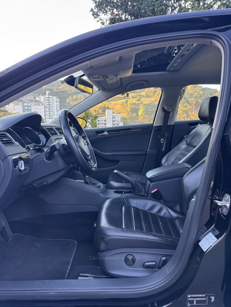 JETTA 2.0 TSI HIGHLINE 211CV GASOLINA 4P DSG - 2016 - NOVA ARAçá