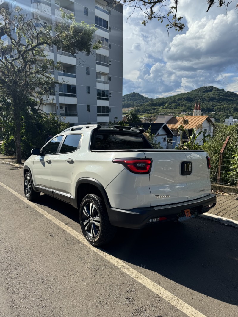 TORO 2.0 16V TURBO DIESEL FREEDOM 4WD AT9 AUTOMÁTICO - 2022 - NOVA ARAçá