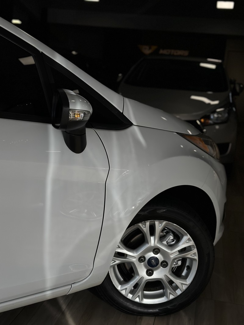 FIESTA 1.6 SE SEDAN 16V FLEX 4P AUTOMÁTICO - 2015 - CAXIAS DO SUL