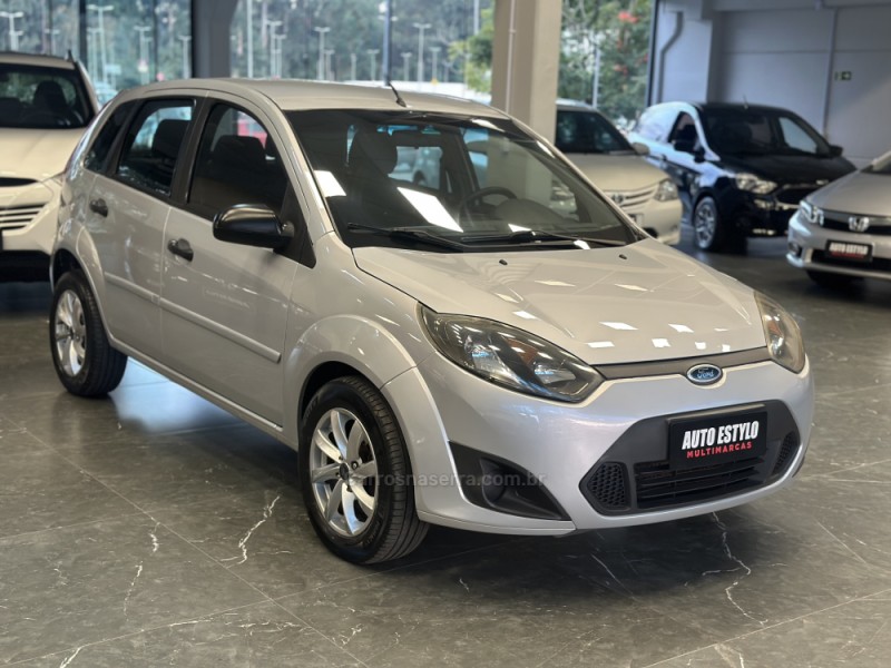 FIESTA 1.6 ROCAM HATCH 8V FLEX 4P MANUAL - 2011 - ESTâNCIA VELHA