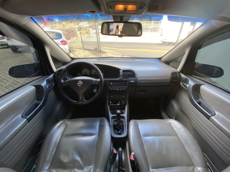 ZAFIRA 2.0 MPFI ELITE 16V GASOLINA 4P MANUAL - 2005 - CAXIAS DO SUL