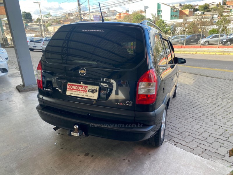 ZAFIRA 2.0 MPFI ELITE 16V GASOLINA 4P MANUAL - 2005 - CAXIAS DO SUL