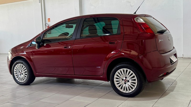 PUNTO 1.4 ATTRACTIVE 8V FLEX 4P MANUAL - 2011 - ESTâNCIA VELHA