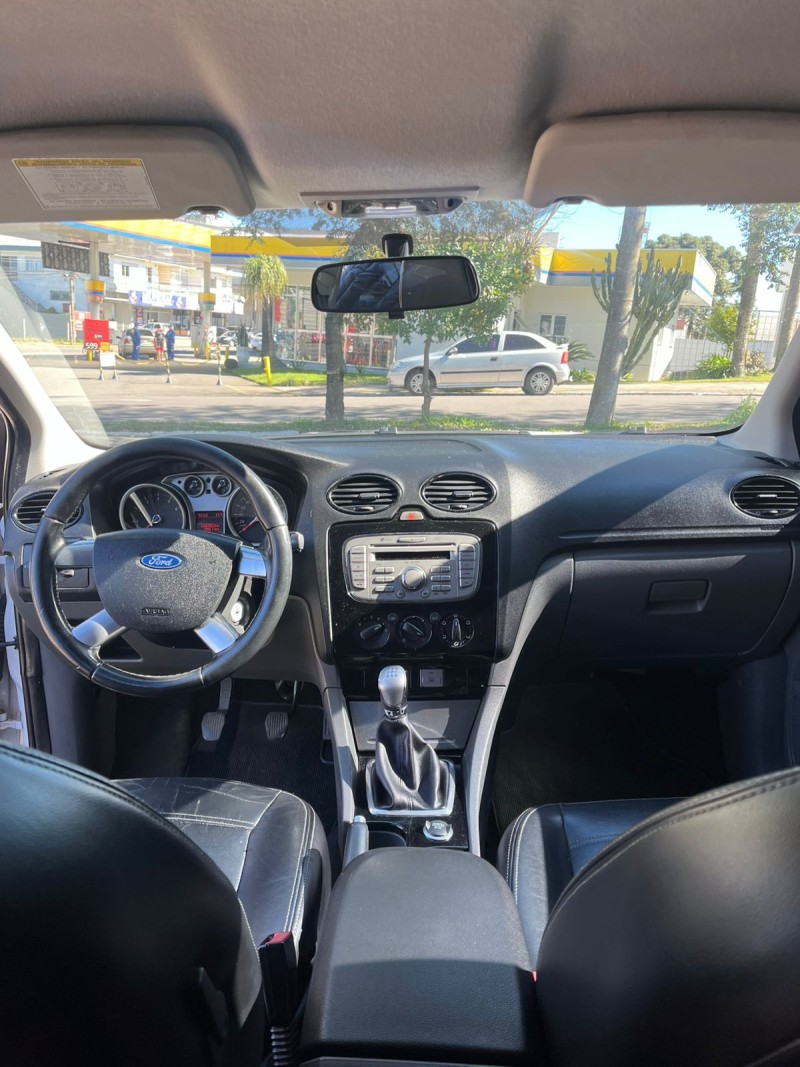 FOCUS 1.6 SE 16V FLEX 4P MANUAL - 2013 - FARROUPILHA
