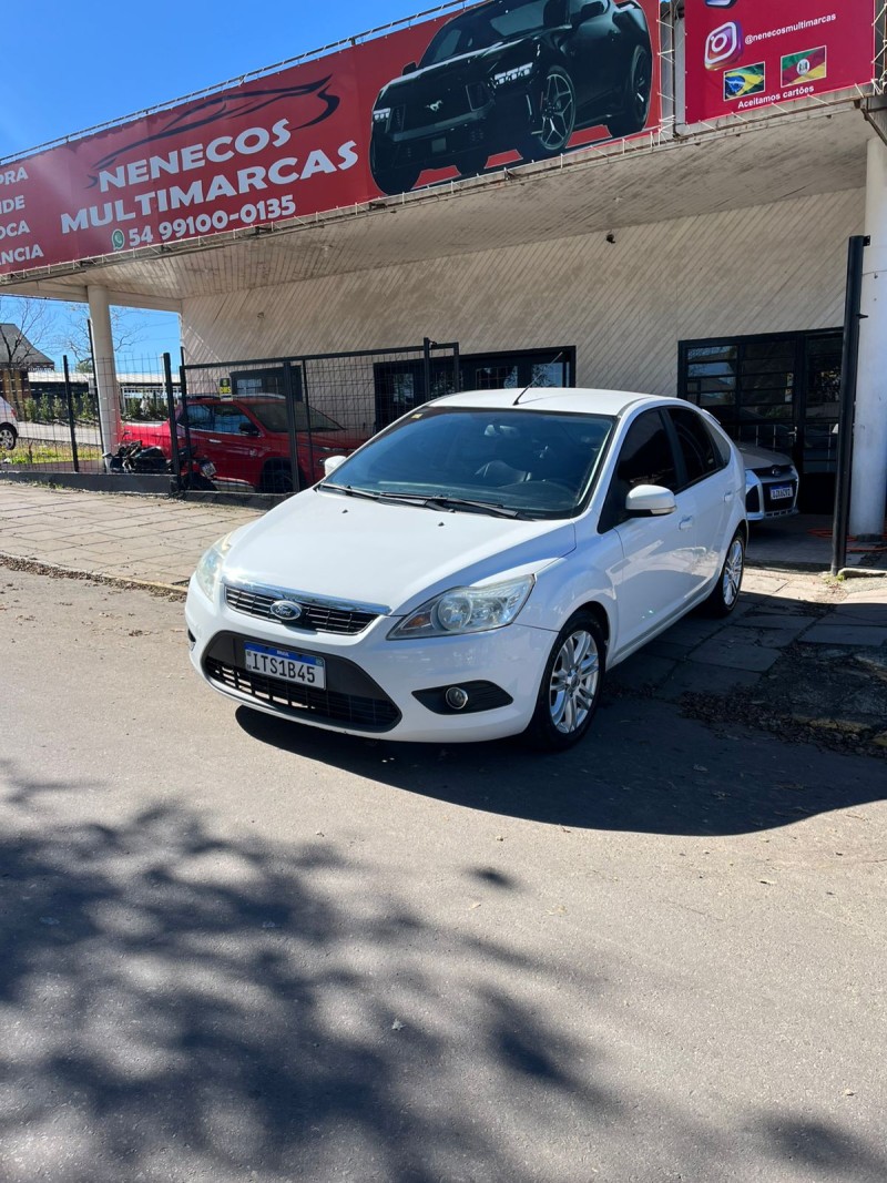 FOCUS 1.6 SE 16V FLEX 4P MANUAL - 2013 - FARROUPILHA