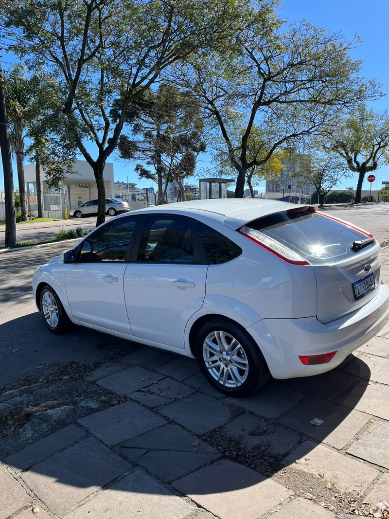 FOCUS 1.6 SE 16V FLEX 4P MANUAL - 2013 - FARROUPILHA