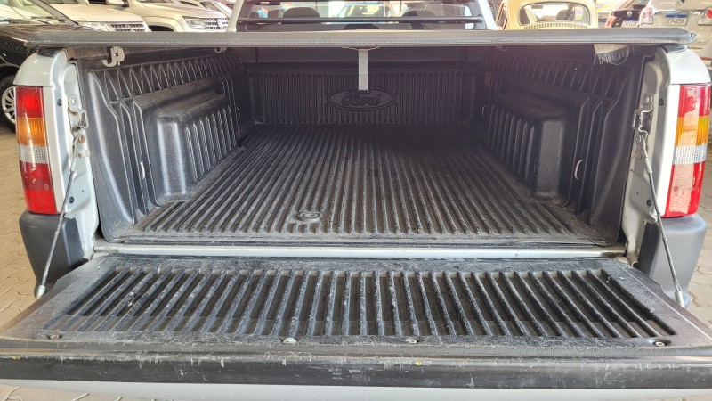 COURIER 1.6 MPI L 8V FLEX 2P MANUAL - 2011 - GARIBALDI