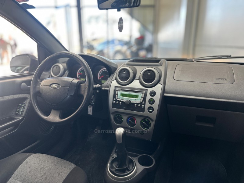 FIESTA 1.6 MPI CLASS 8V GASOLINA 4P MANUAL - 2013 - VACARIA