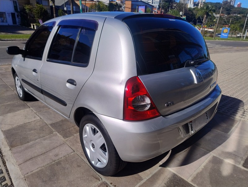 CLIO 1.0 EXPRESSION 16V HI-FLEX 4P MANUAL - 2011 - CAXIAS DO SUL