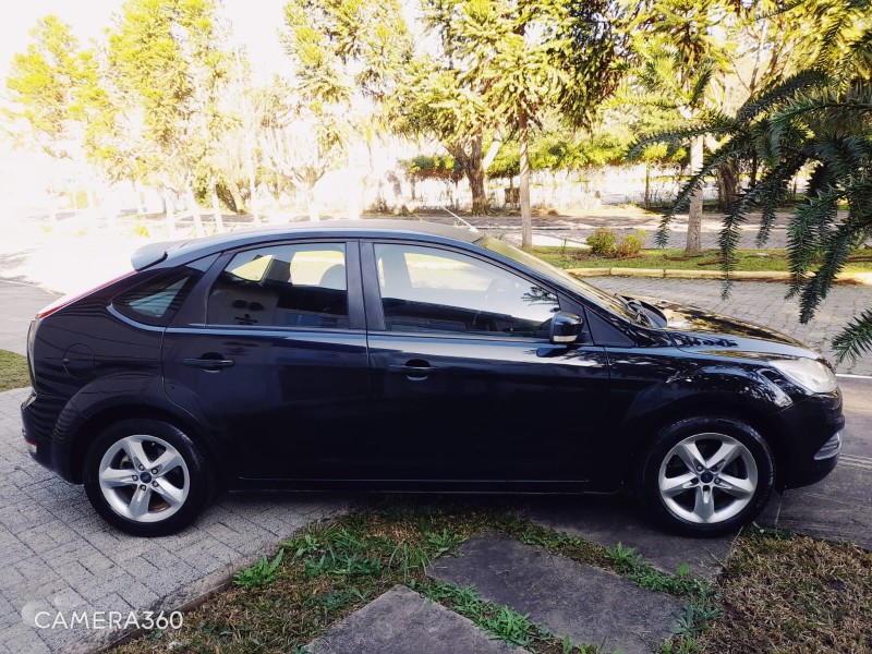 FOCUS 1.6 GLX 16V FLEX 4P MANUAL - 2011 - FARROUPILHA