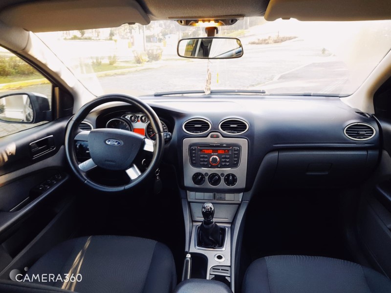 FOCUS 1.6 GLX 16V FLEX 4P MANUAL - 2011 - FARROUPILHA