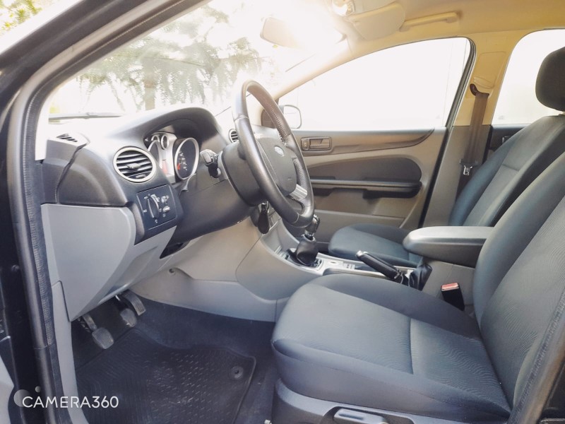 FOCUS 1.6 GLX 16V FLEX 4P MANUAL - 2011 - FARROUPILHA