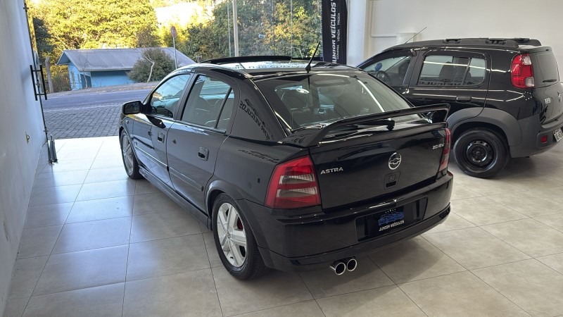 ASTRA 2.0 SFI GSI 16V GASOLINA 4P MANUAL - 2005 - BENTO GONçALVES