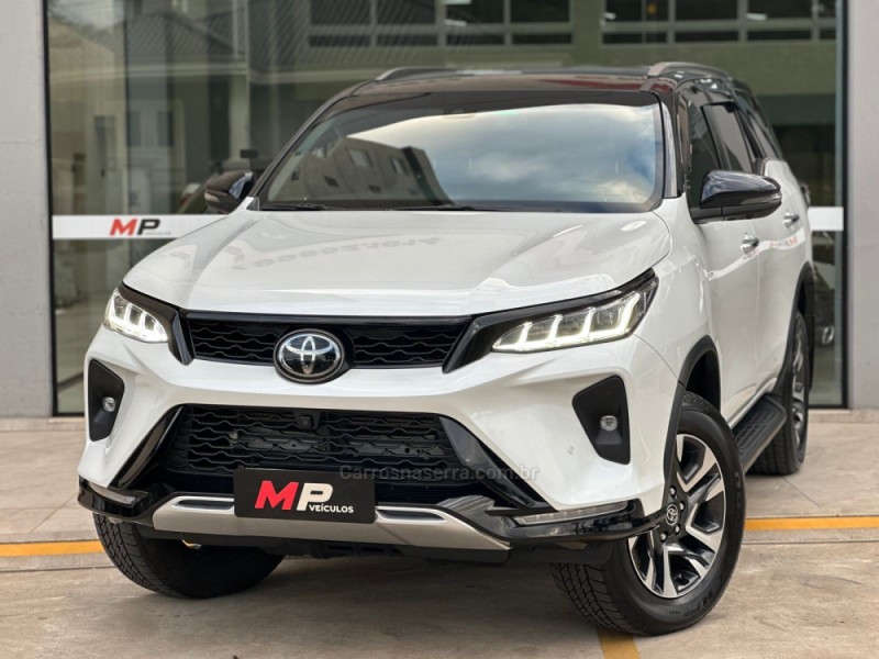 HILUX SW4 2.8 SRX 4X4 DIAMOND 16V TURBO DIESEL 4P 7 LUGARES AUTOMÁTICO - 2024 - TUPANDI