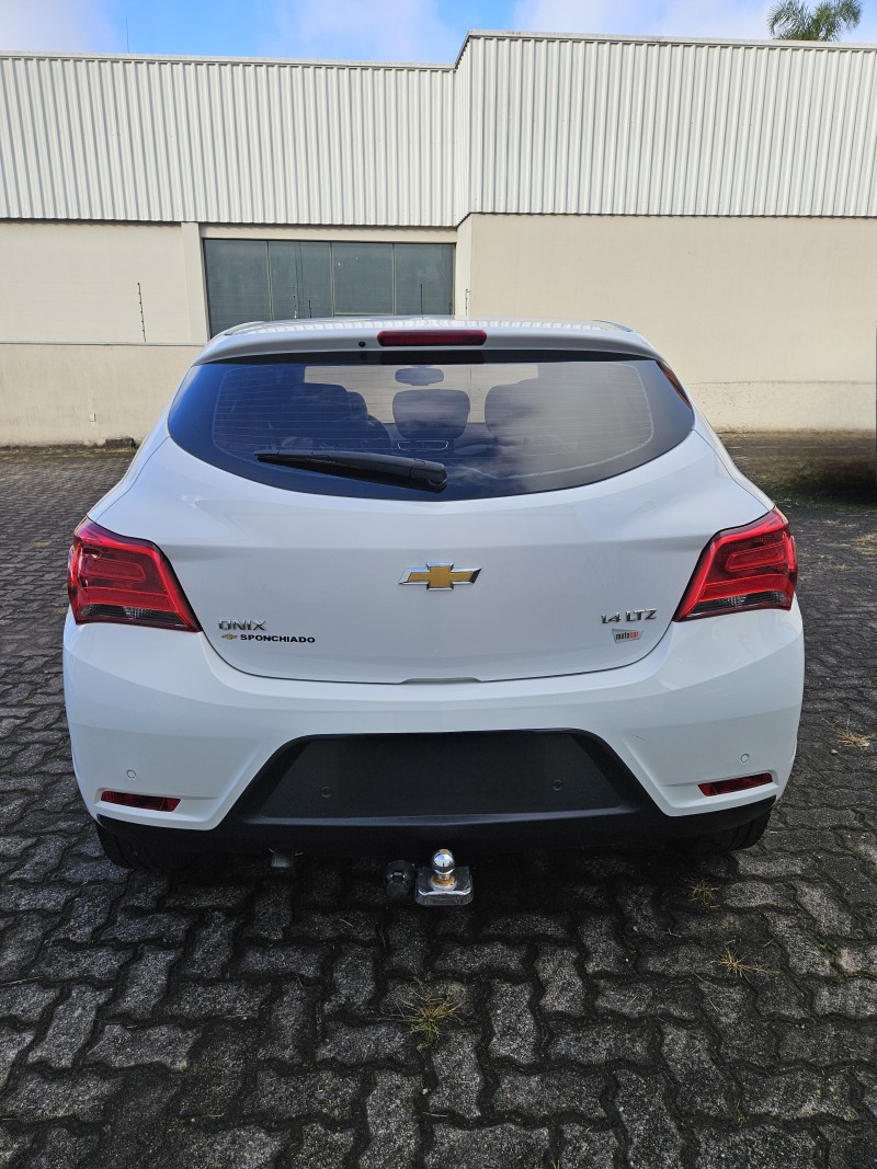 ONIX 1.4 MPFI LTZ 8V FLEX 4P MANUAL - 2019 - FARROUPILHA
