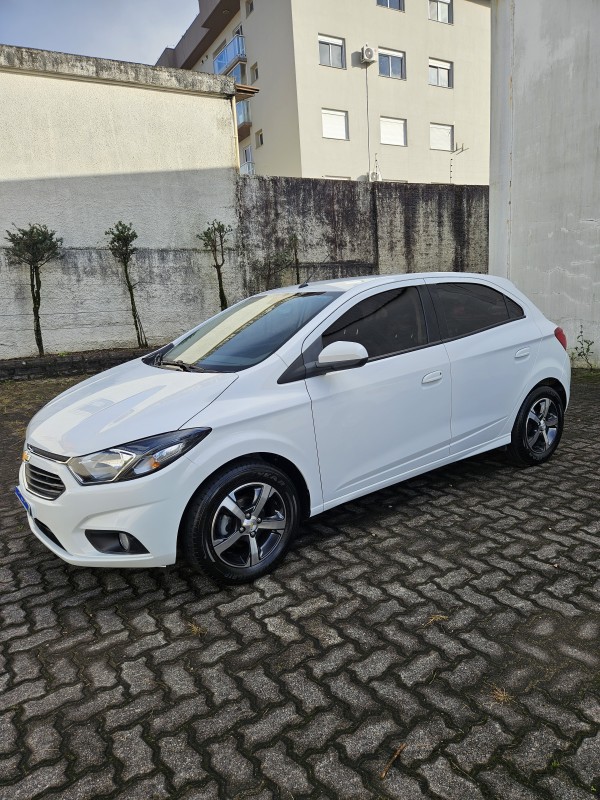 ONIX 1.4 MPFI LTZ 8V FLEX 4P MANUAL - 2019 - FARROUPILHA