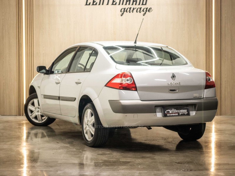 MÉGANE 1.6 DYNAMIQUE 16V FLEX 4P MANUAL - 2009 - CAXIAS DO SUL
