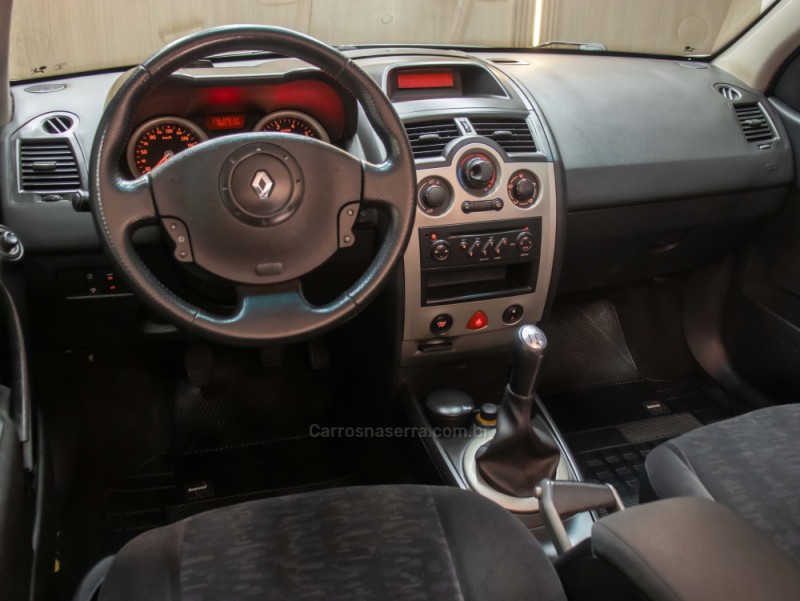 MÉGANE 1.6 DYNAMIQUE 16V FLEX 4P MANUAL - 2009 - CAXIAS DO SUL