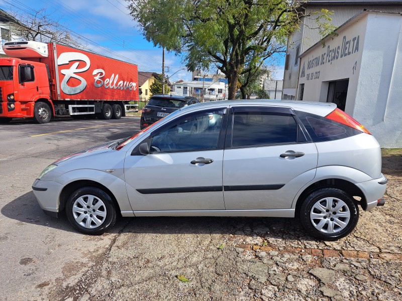 FOCUS 1.6 GL 8V FLEX 4P MANUAL - 2009 - FARROUPILHA