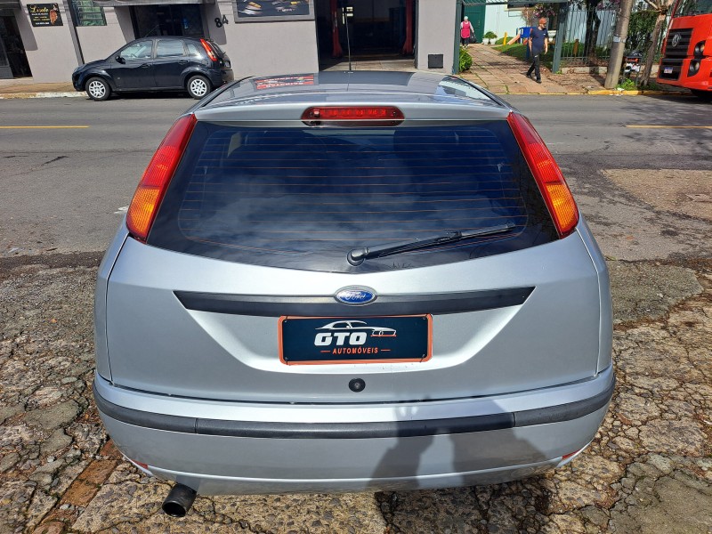 FOCUS 1.6 GL 8V FLEX 4P MANUAL - 2009 - FARROUPILHA