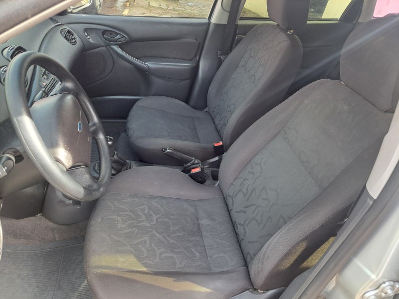 FOCUS 1.6 GL 8V FLEX 4P MANUAL - 2009 - FARROUPILHA
