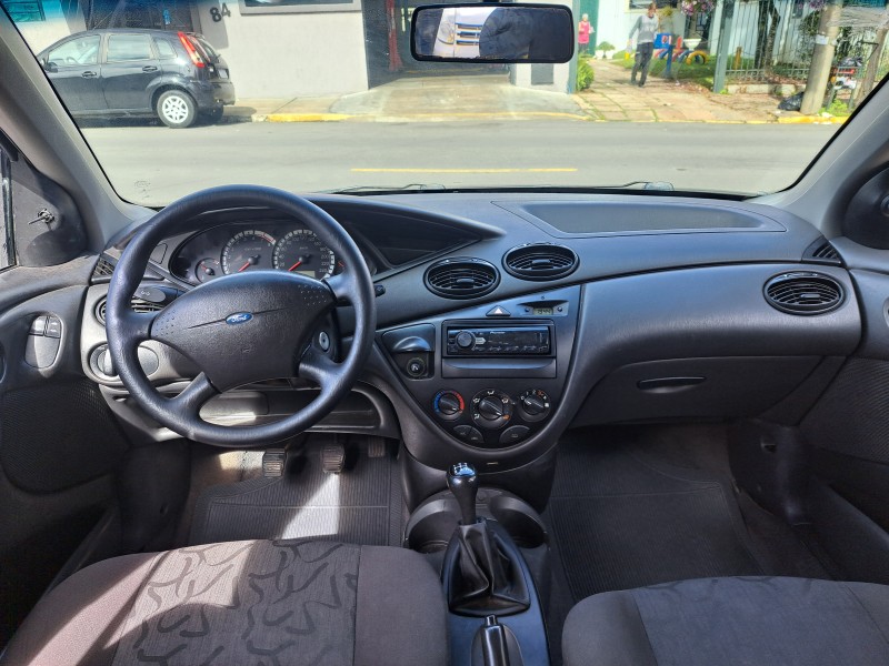 FOCUS 1.6 GL 8V FLEX 4P MANUAL - 2009 - FARROUPILHA