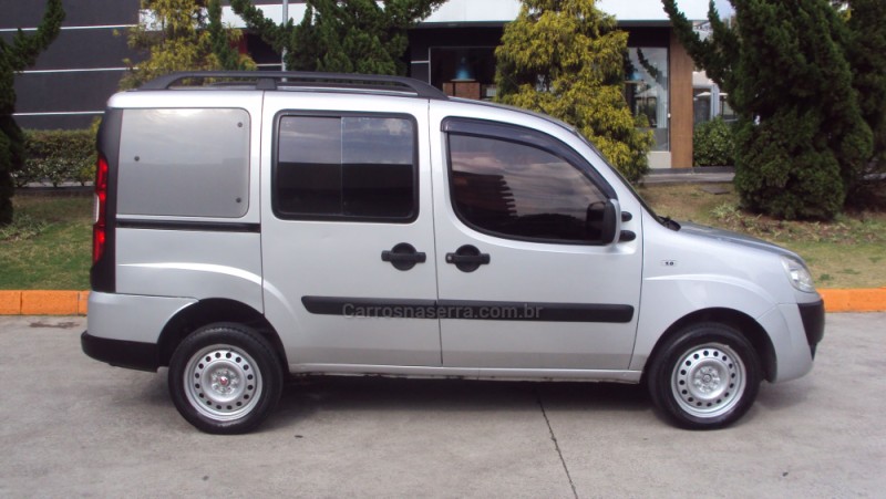 DOBLÓ 1.8 MPI ESSENCE 16V FLEX 7P MANUAL - 2015 - CAXIAS DO SUL
