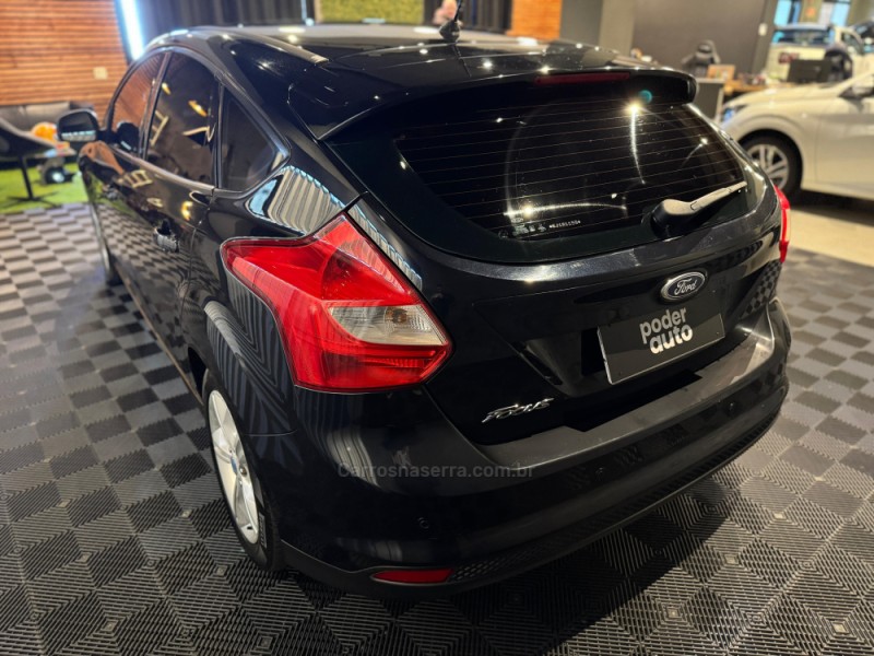 FOCUS 1.6 SE PLUS 16V FLEX 4P MANUAL - 2015 - FARROUPILHA
