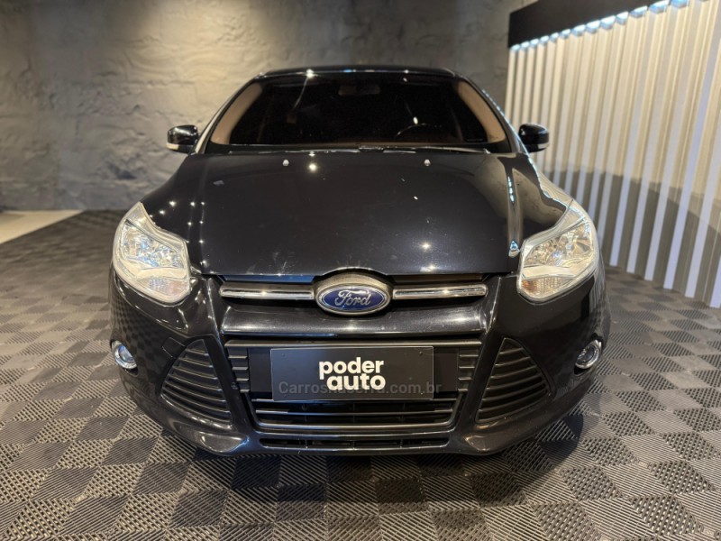 FOCUS 1.6 SE PLUS 16V FLEX 4P MANUAL - 2015 - FARROUPILHA