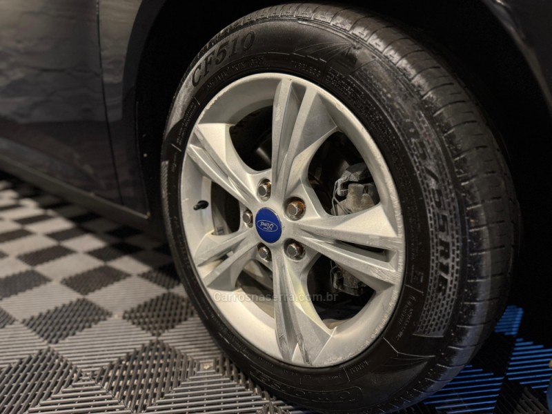 FOCUS 1.6 SE PLUS 16V FLEX 4P MANUAL - 2015 - FARROUPILHA
