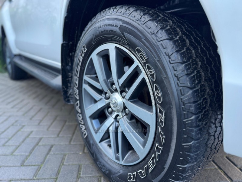 HILUX 2.8 SRX 4X4 CD 16V DIESEL 4P AUTOMÁTICO - 2016 - FARROUPILHA