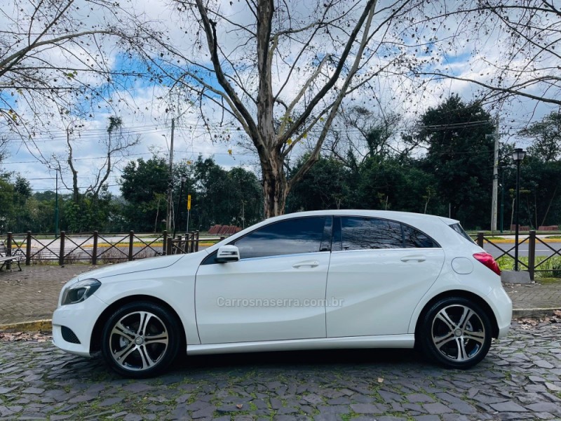 A 200 1.6 TURBO URBAN 16V GASOLINA 4P AUTOMÁTICO - 2014 - NOVO HAMBURGO