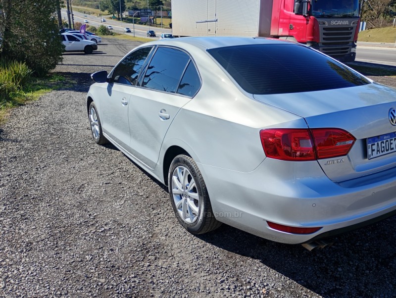 JETTA 2.0 COMFORTLINE FLEX 4P TIPTRONIC - 2013 - FARROUPILHA